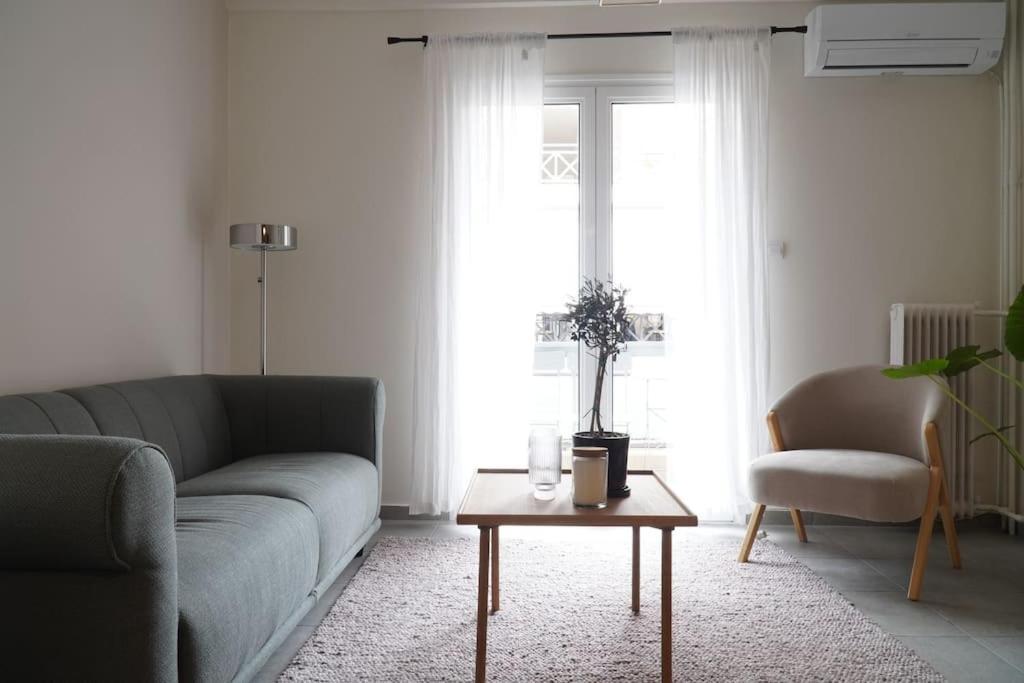 Charming Apartment In Keramikos Athena Bagian luar foto